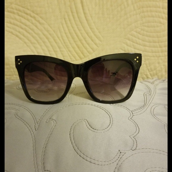 AOFLY Authentic Sunglasses - Picture 7 of 8